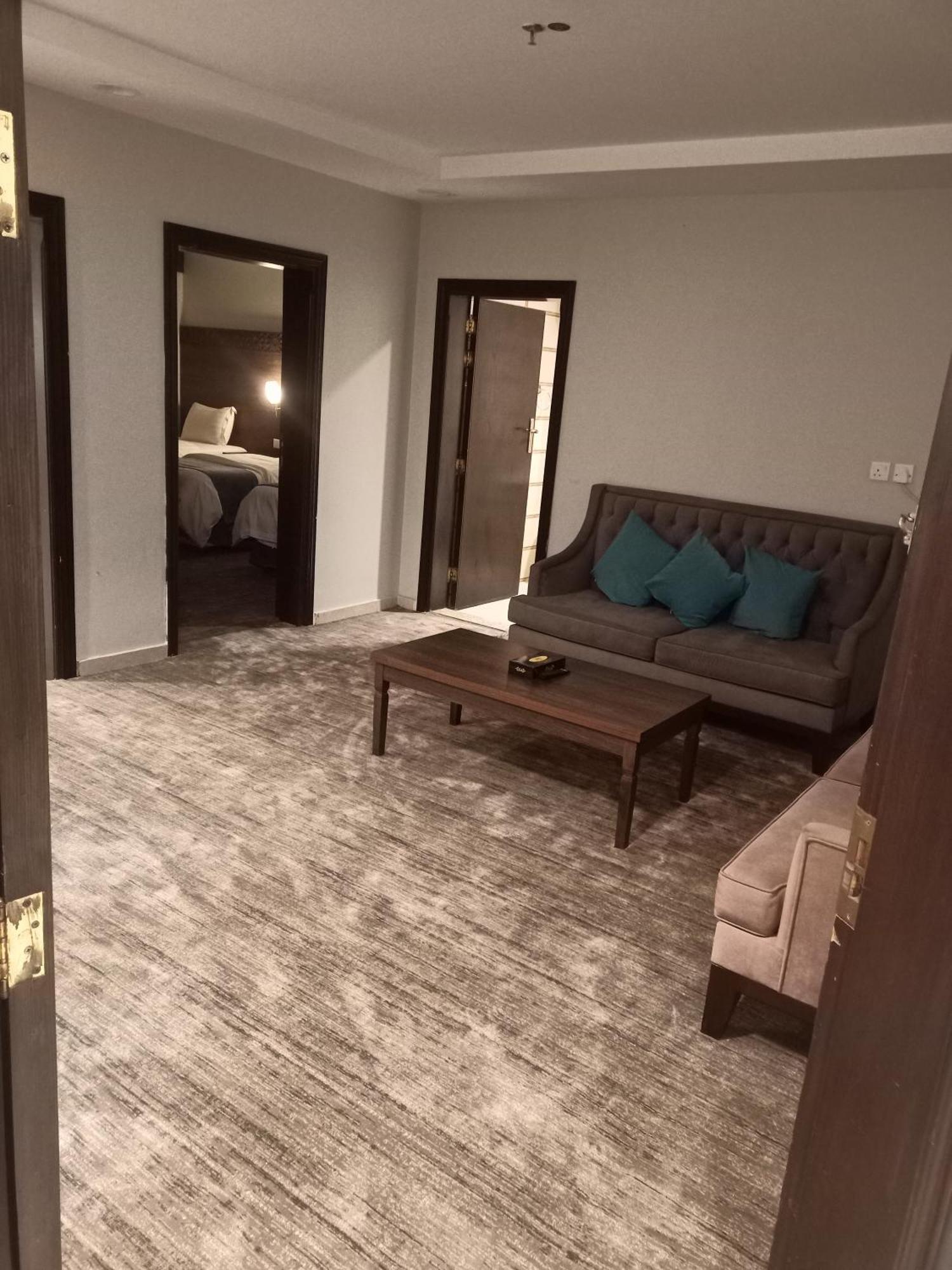 همم للوحدات السكنية - الرحيلي Jeddah Al Kura 客房 照片